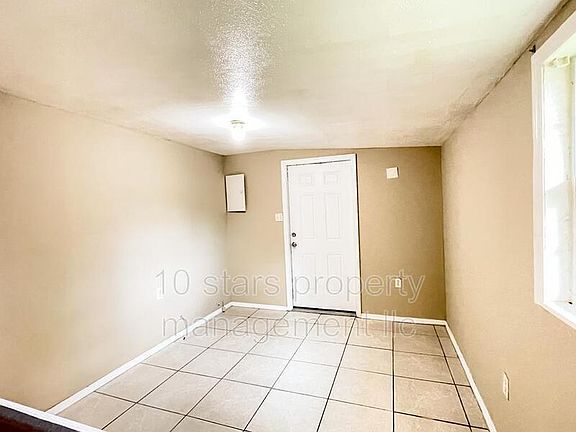 4th image of 3138 Oaklawn Ave #1/2