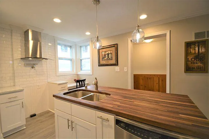 E Plankinton Ave — Photo 11
