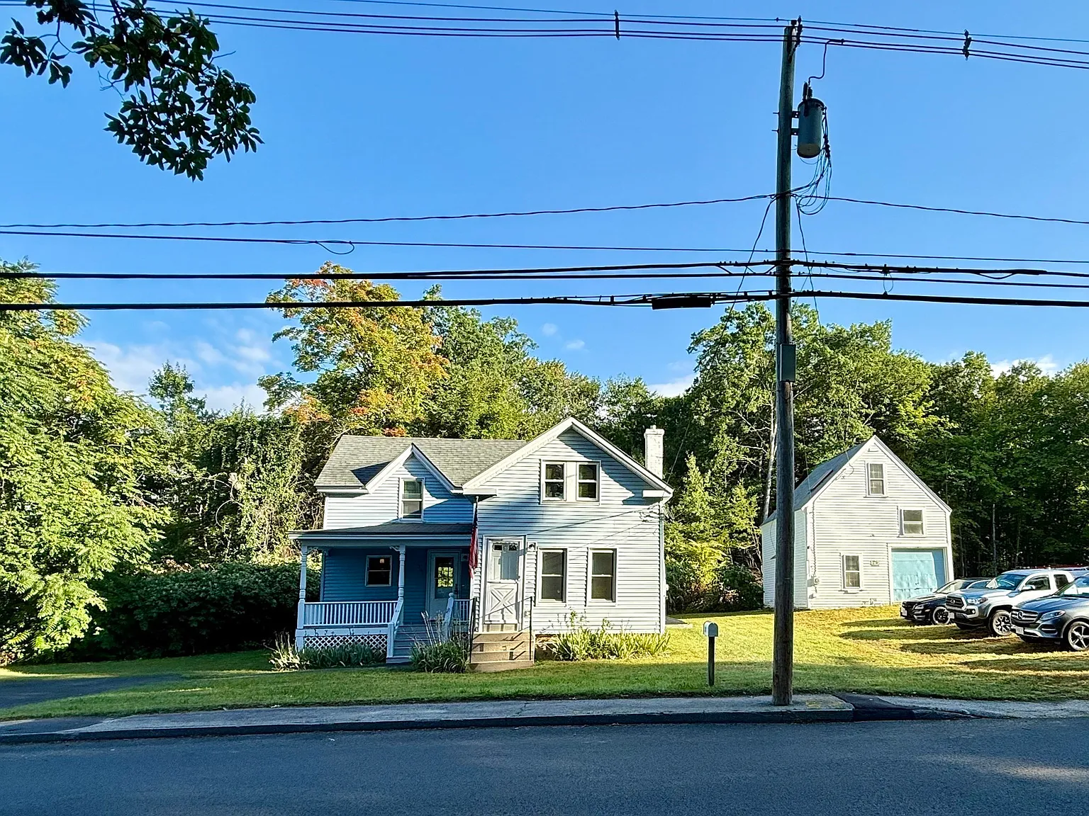2 bed, 1.0 bath, 1381 sqft, $3,000 — Photo 2