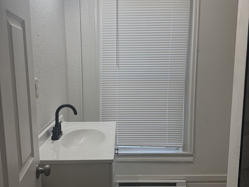 1st image of 1412 7th Ave APT 2