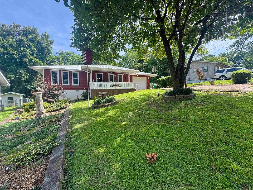 1st image of 5 Dogwood Cir