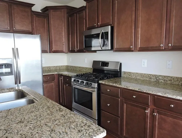 3 bed, 2125 sqft, $2,500 — Photo 4