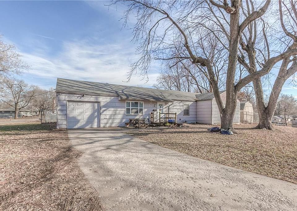 1st image of 2837 N 47th Pl