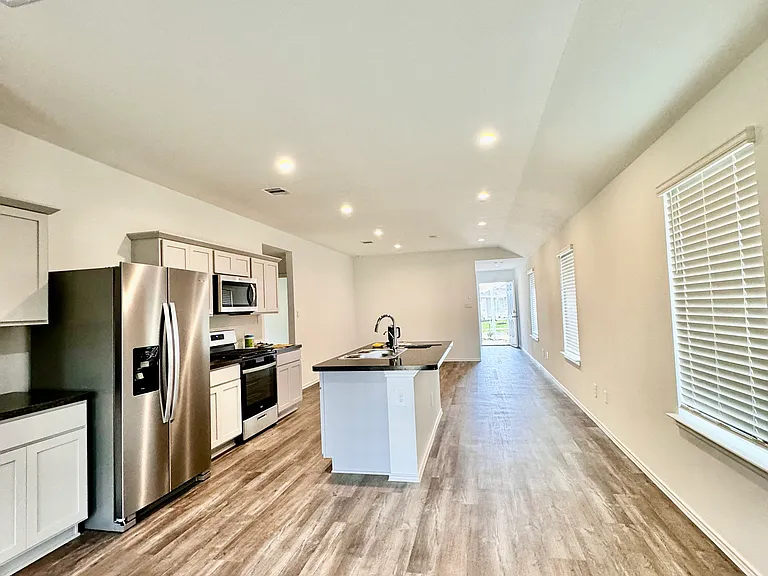 24330 Saddlestone Green Dr — Photo 6