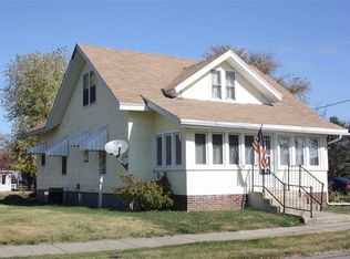 207 E Center St, Royal Center, IN 46978