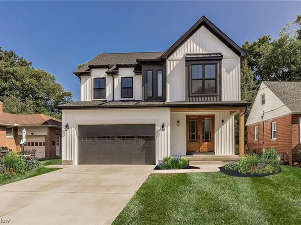 31002 Carlton Dr, Bay Village, OH 44140