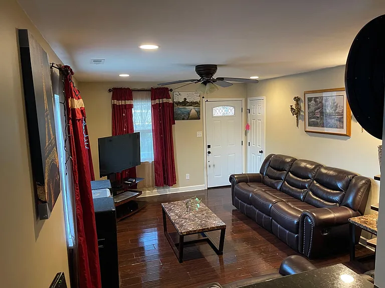 508 Buxton St — Photo 44