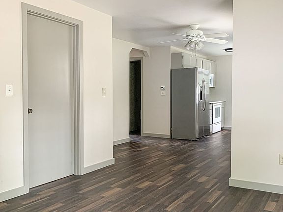 4th image of 601 & 603 107th Ave E #603