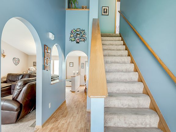 5th image of 444 Oak Village Dr