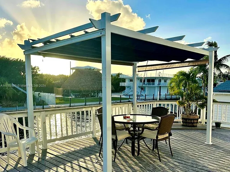 72 Ocean Dr — Photo 4