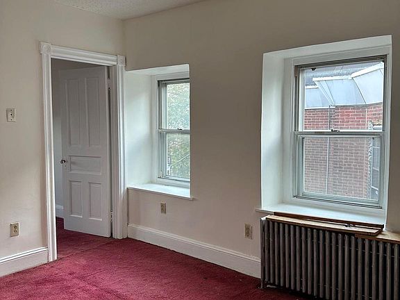 5th image of 121 E Wellens Ave