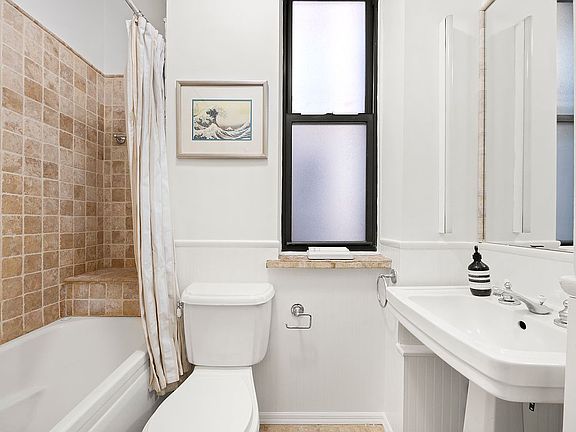 3rd image of 62 Barrow St APT 3