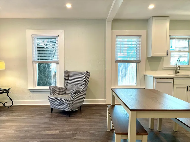 807 E Riverside Dr #B — Photo 9