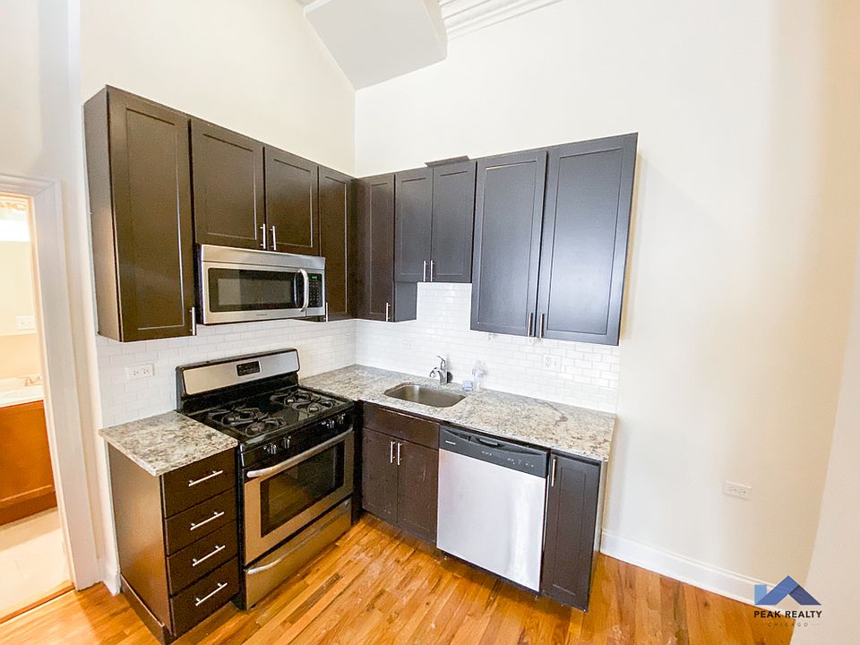 1st image of 1448 N Leavitt St #1450-1F