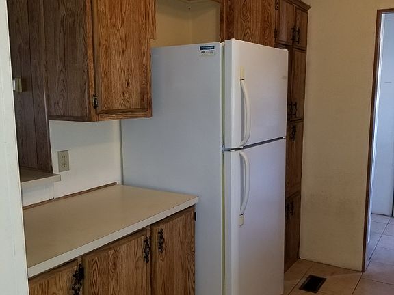 4th image of 567 Malibu Cir