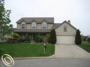 1911 Chestnut Ct, Commerce Township, MI