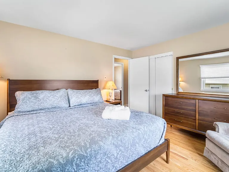 7106 Ventnor Gardens Plz — Photo 8