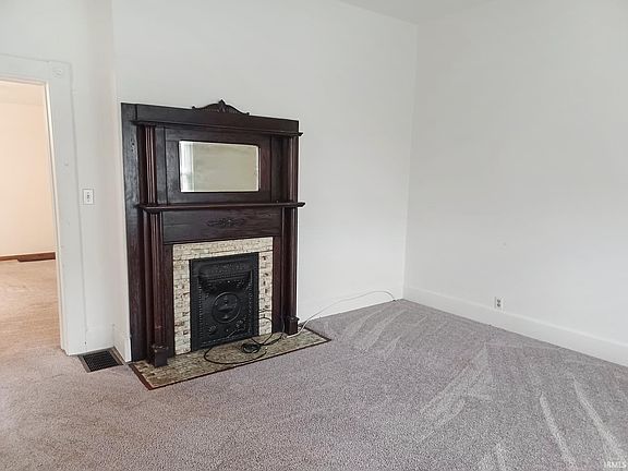 2nd image of 317 E Iowa St