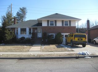 3945 Hahn Ave, Bethpage, NY 11714