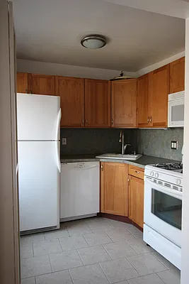Rented by Brooklyn Real Inc | media 14