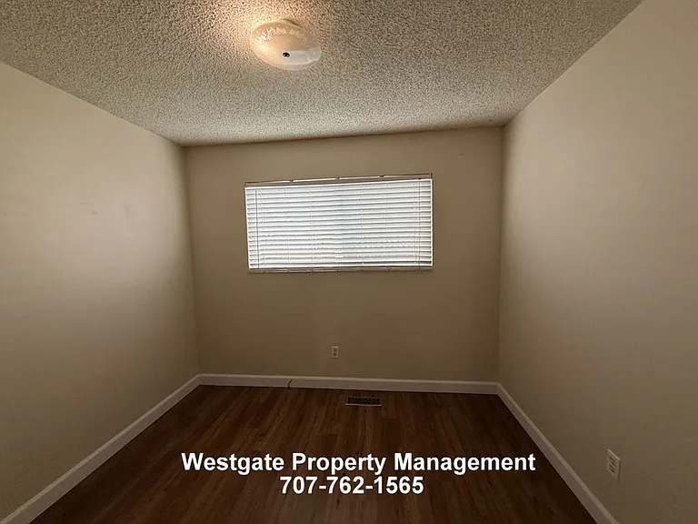 1729 Kearny St — Photo 14