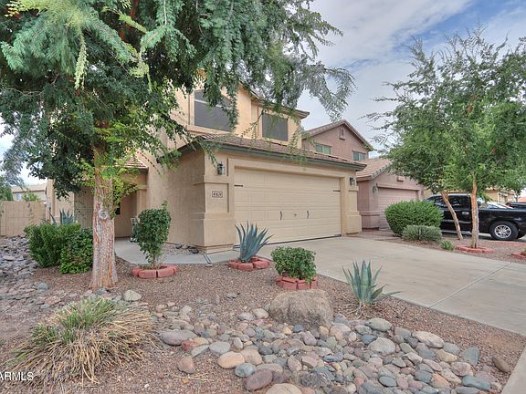 3rd image of 41624 W WARREN Lane