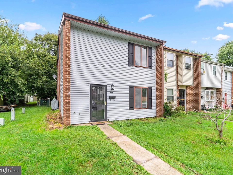 1st image of 429 Summer Park Cres