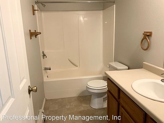 4th image of 1018 Stoddard St APT A