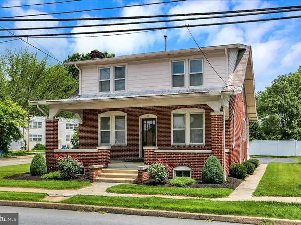 27 S 34th St, Camp Hill, PA 17011