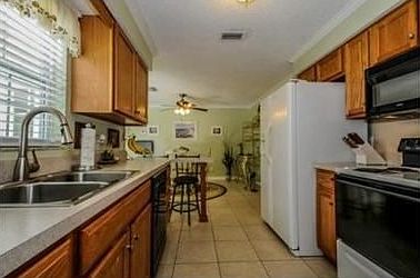 4th image of 8147 Coachlight Cir