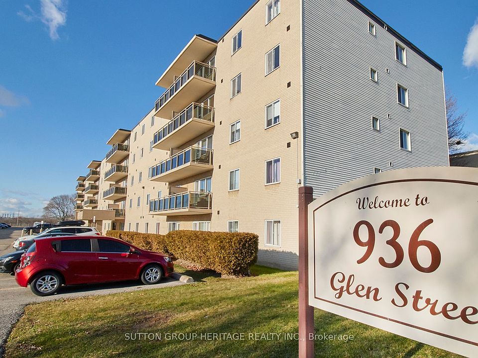 1st image of 936 Glen St #301
