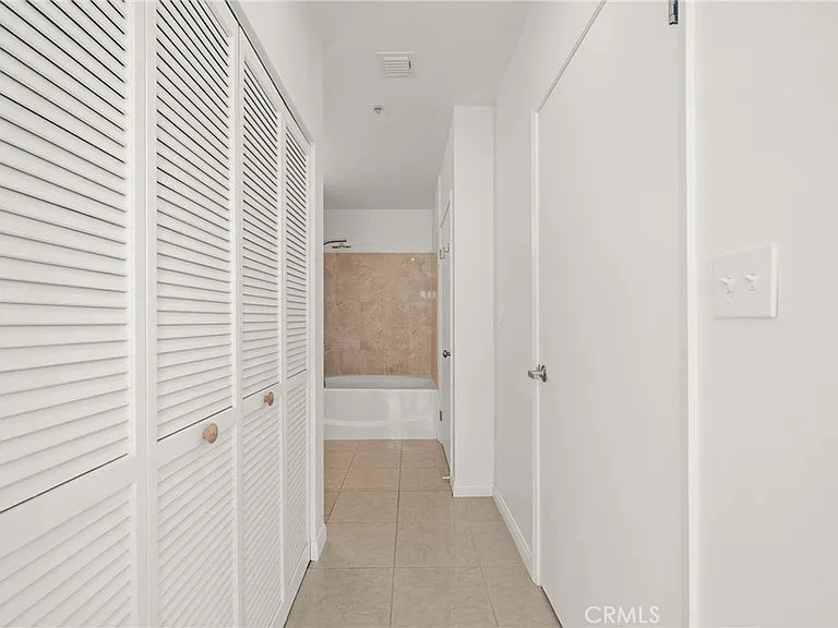 488 E Ocean Blvd #717 — Photo 21