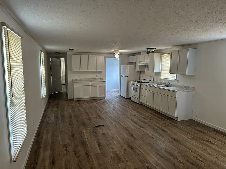 2103 E State Road 10 #106 — Photo 3