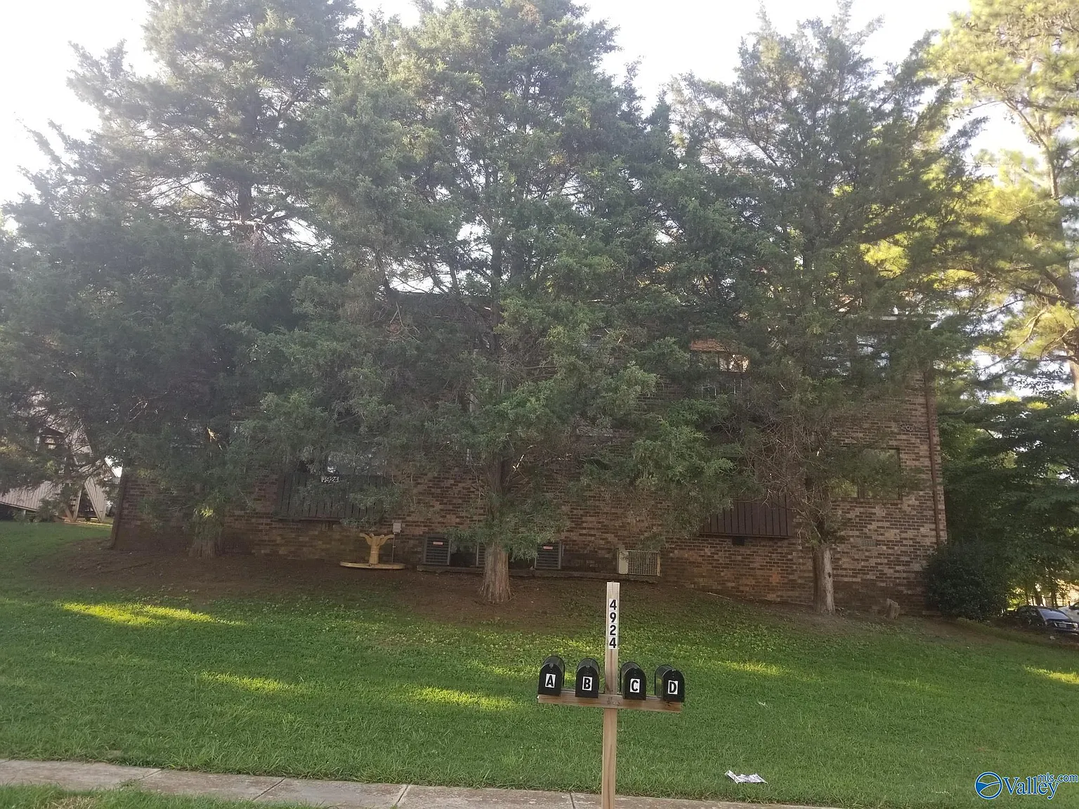 2 bed, 1.0 bath, 850 sqft, $850 — Photo 1