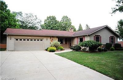 2nd image of 1551 Saunders Dr