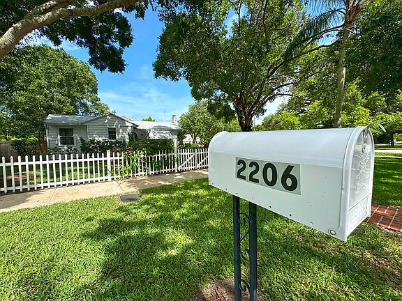 3rd image of 2206 18th Avenue