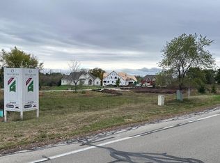 3620 West CLUB CIRCLE, Mequon, WI 53092