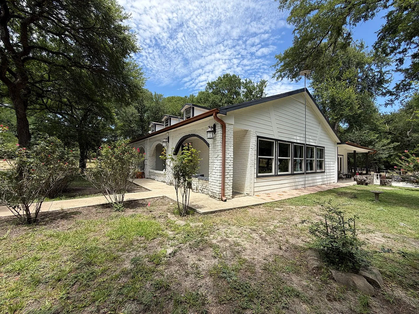 Available Now 3 Bedroom 2 Bath Home In Nw Fort Worth — Photo 1