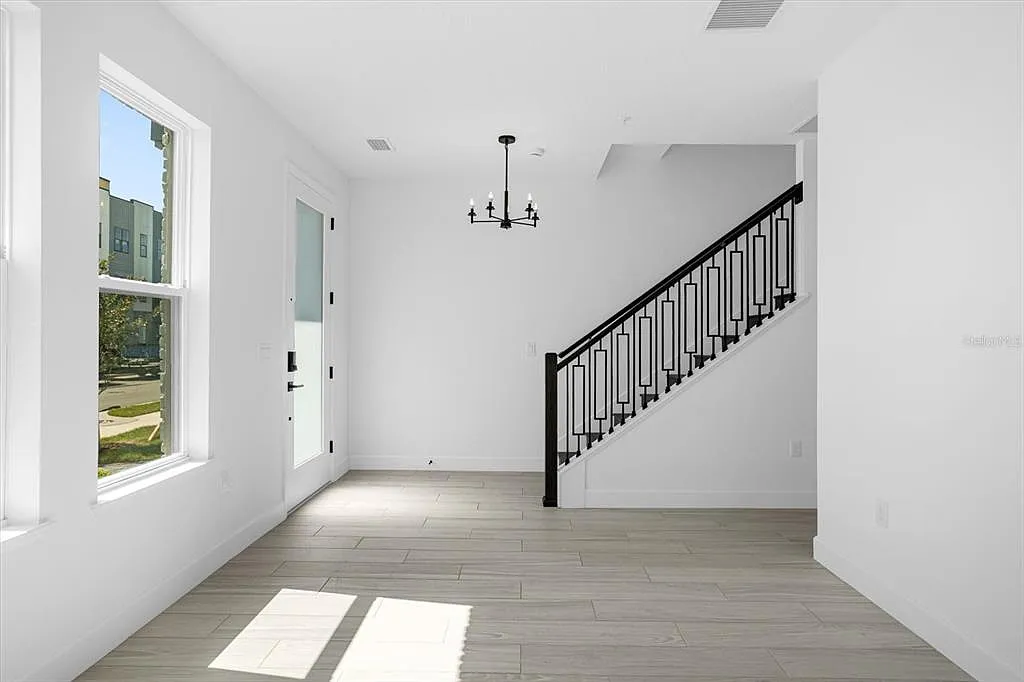 4 bed, 3.5 bath, 1815 sqft, $3,400 — Photo 3