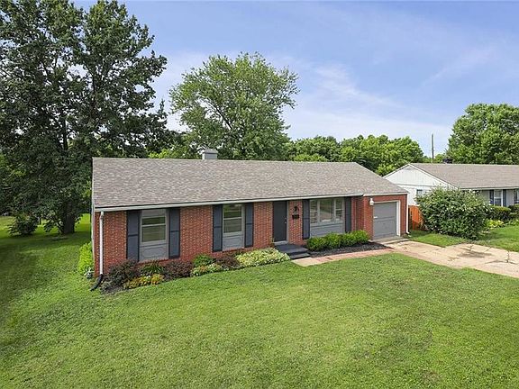 2nd image of 9138 Western Hills Dr