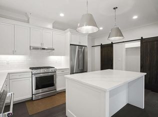 8 Southfield Dr #8, Dover, MA 02030