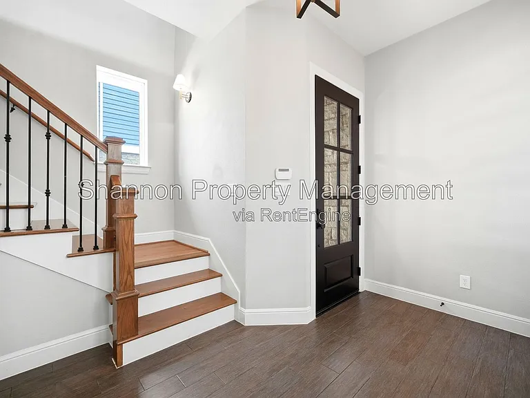 1204 W 16th St #B — Photo 9