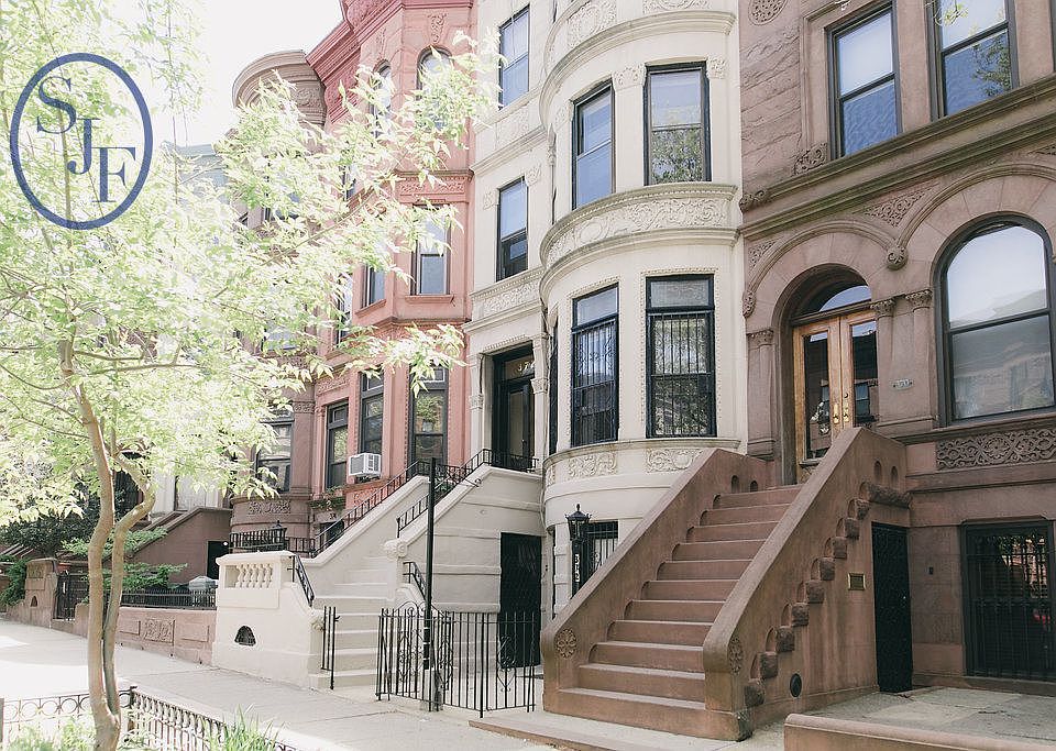 2nd image of 372 Sterling Pl #4