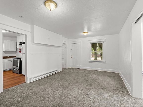 5th image of 1701 E Desmet Ave