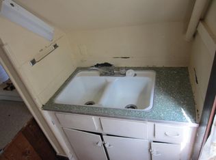 945 Spaight St APT 1, Madison, WI 53703