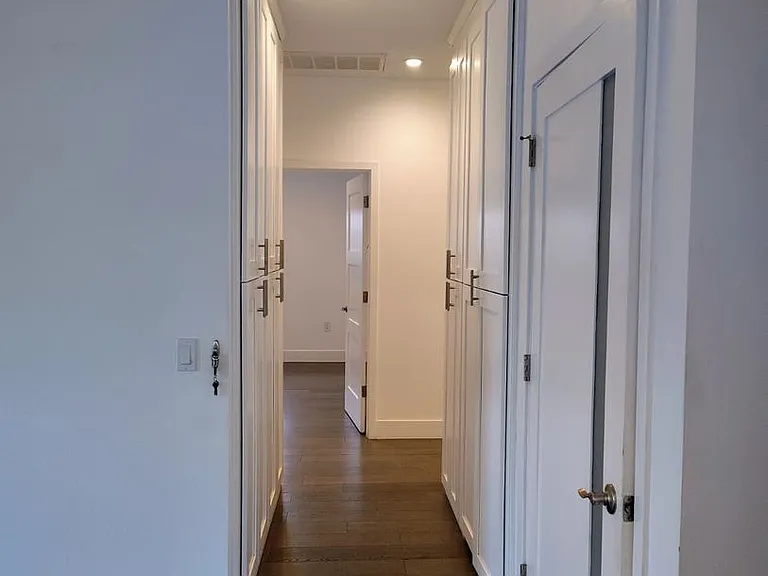 21224 W Rinaldi St — Photo 3