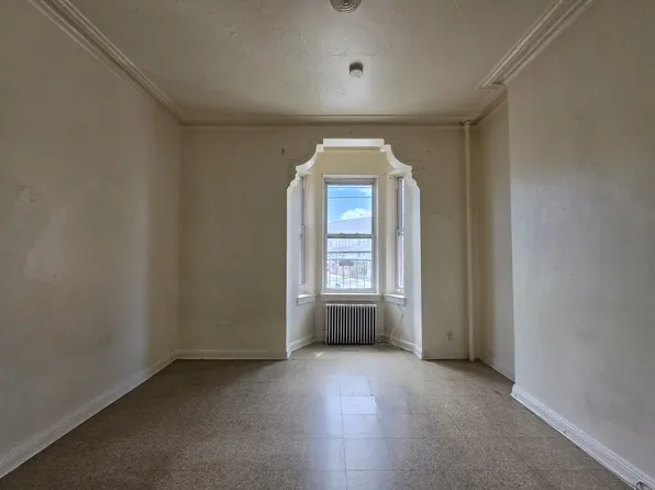 466 Wayne Street image 1 of 7