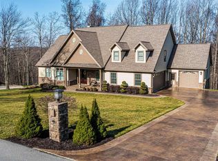 37 Falling Water Ln, Morgantown, WV 26508