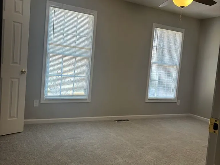102 Maple Grove Ct — Photo 11