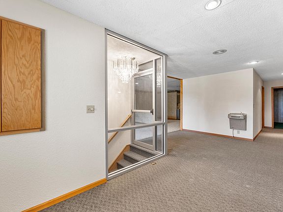 5th image of 106 E Shadybrook Dr